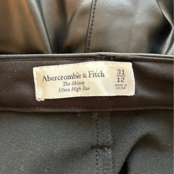 Abercrombie & Fitch Ultra High Rise Split Hem Faux Leather Pants Jeans Size 12 - Picture 7 of 7